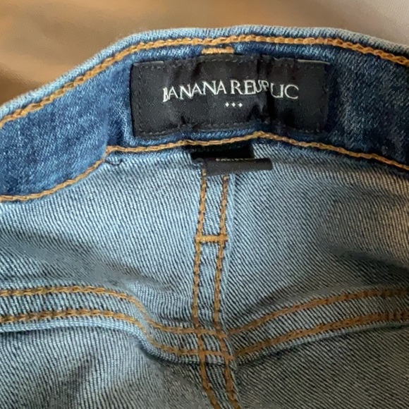 Banana Republic Blue Jean capris - Picture 3 of 4